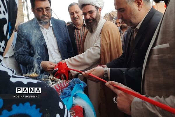 افتتاحیه جشنواره اقوام ایرانی در کاروانسرای عباسی فشافویه