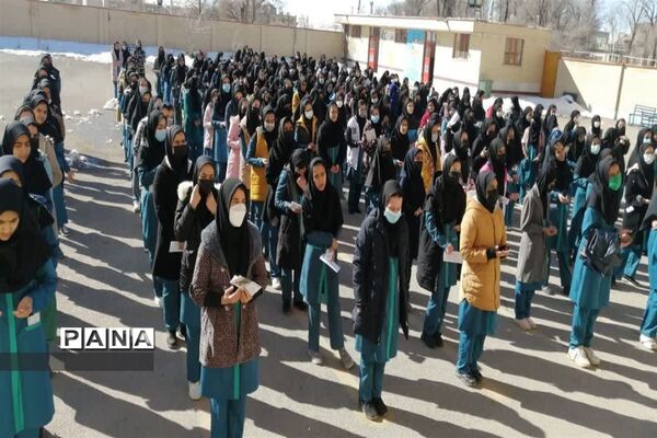 برگزاری جشن نیکوکاری در آموزشگاه دخترانه آیت‌الله کاشانی داران