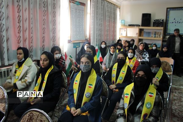 مراسم جشن نیکوکاری در دبیرستان شاهد اطهر ناحیه 1 زنجان