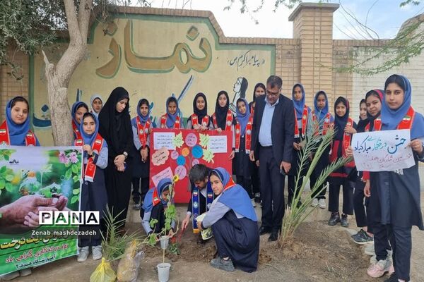 نواختن زنگ درختکاری در مدارس شادگان