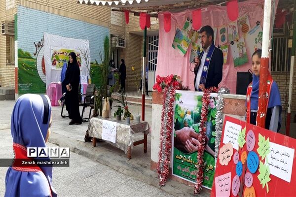 نواختن زنگ درختکاری در مدارس شادگان
