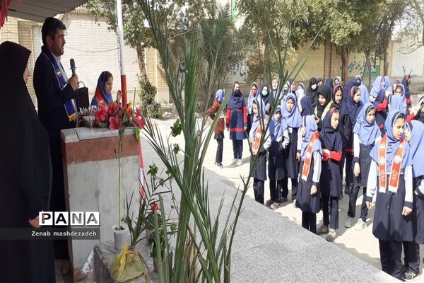نواختن زنگ درختکاری در مدارس شادگان