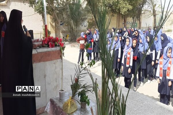 نواختن زنگ درختکاری در مدارس شادگان