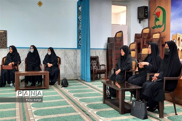 بازدید کادر آموزشی مدارس شاهد شهرستان بافق از آموزشگاه‌های شاهد یزد