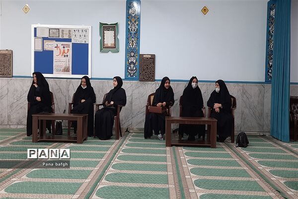بازدید کادر آموزشی مدارس شاهد شهرستان بافق از آموزشگاه‌های شاهد یزد