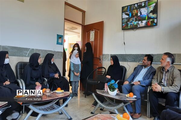 بازدید کادر آموزشی مدارس شاهد شهرستان بافق از آموزشگاه‌های شاهد یزد