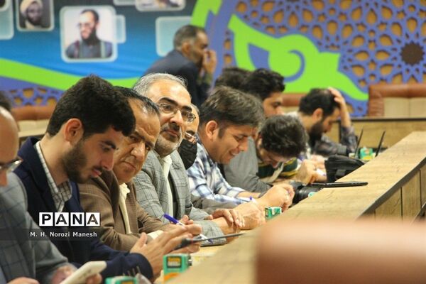 نشست خبری ستاد تسهیلات زائران و خدمات سفر استان قم