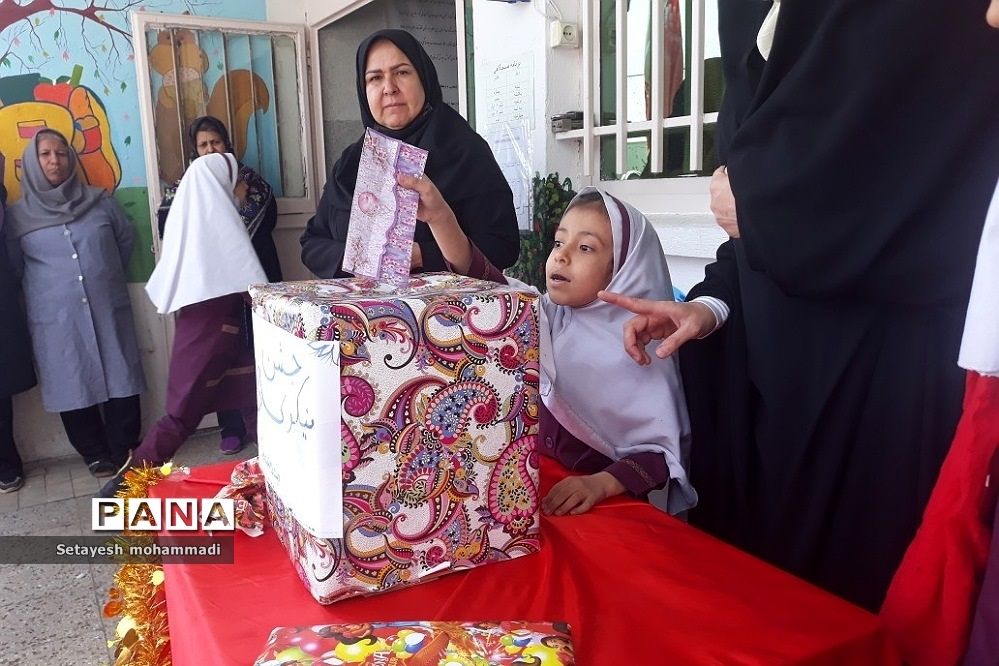 جشن نیکوکاری در دبستان حضرت زهرا(س) ۲ رودهن