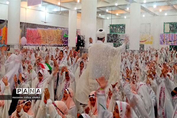 جشن عبادت و بندگی دانش‌آموزان دختر در شهرستان قرچک