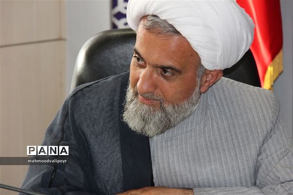 نشست توانمند‌سازی و تجلیل ازاعضای شورای دانش‌آموزی برتر استان قزوین