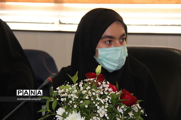 نشست توانمند‌سازی و تجلیل ازاعضای شورای دانش‌آموزی برتر استان قزوین