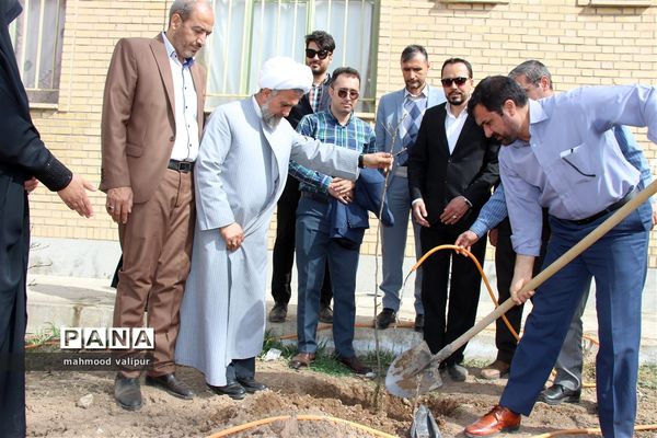 آیین روز درختکاری در قزوین