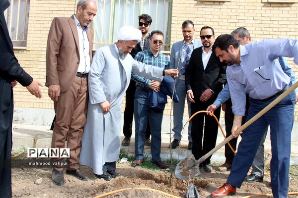 آیین روز درختکاری در قزوین