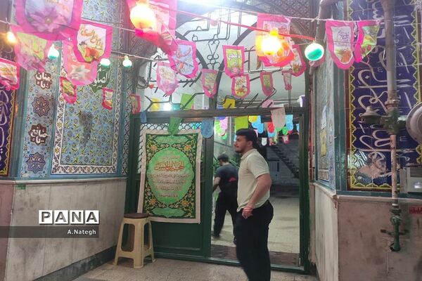 آماده‌سازی فضای محله‌ها برای جشن بزرگ نیمه شعبان