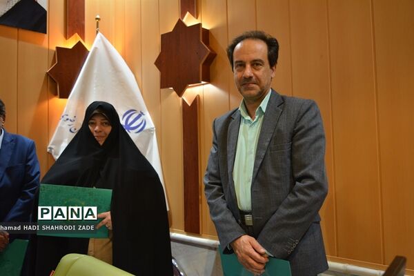 جلسه شورای نظارت بر مدارس و مراکز غیر دولتی و تجلیل از کارگروه مدارس و مراکز غیر دولتی خراسان رضوی