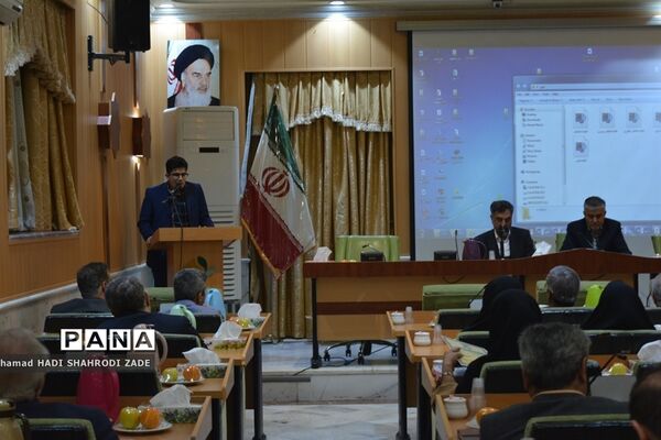 جلسه شورای نظارت بر مدارس و مراکز غیر دولتی و تجلیل از کارگروه مدارس و مراکز غیر دولتی خراسان رضوی