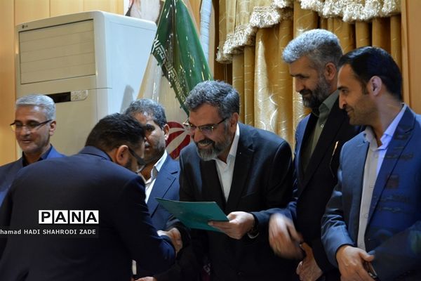 جلسه شورای نظارت بر مدارس و مراکز غیر دولتی و تجلیل از کارگروه مدارس و مراکز غیر دولتی خراسان رضوی