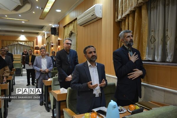 جلسه شورای نظارت بر مدارس و مراکز غیر دولتی و تجلیل از کارگروه مدارس و مراکز غیر دولتی خراسان رضوی