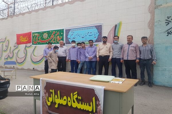 برپایی ایستگاه صلواتی ویژه نیمه شعبان توسط دانش‌آموزان هنرستان کاردانش دکتر حسابی بهبهان