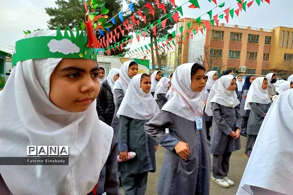 جشن بزرگ نیمه شعبان در مدرسه حاجیه خانم نوری ملارد