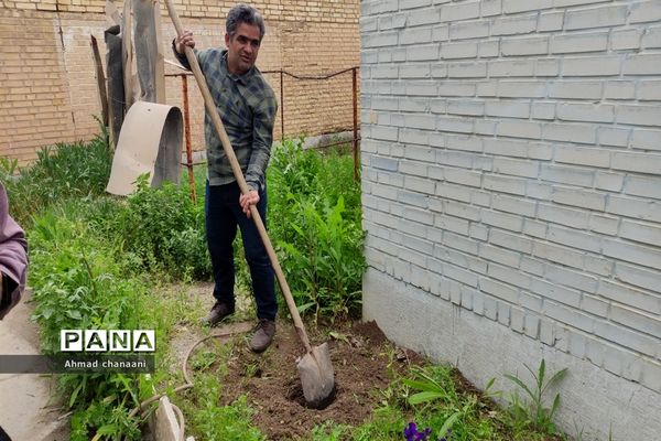 آیین نمادین درختکاری در مدارس کارون