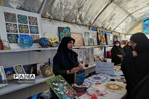 برگزاری نمایشگاه دستاوردهای دانش‌آموزان در هنرستان‌های ناحیه چهار شیراز