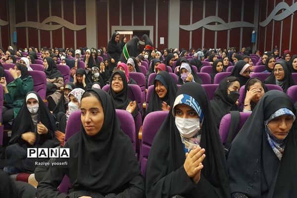دانشجو معلمان پردیس نسیبه تهران میزبان پرچم متبرک حرم امام حسین (ع) شدند