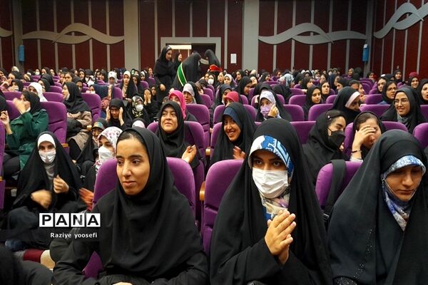 دانشجو معلمان پردیس نسیبه تهران میزبان پرچم متبرک حرم امام حسین (ع) شدند