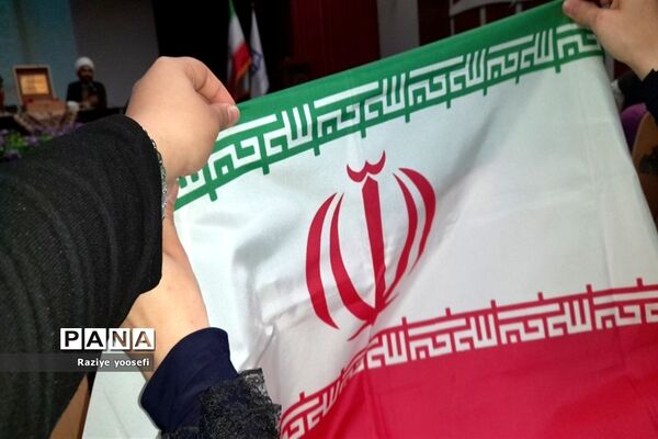دانشجو معلمان پردیس نسیبه تهران میزبان پرچم متبرک حرم امام حسین (ع) شدند