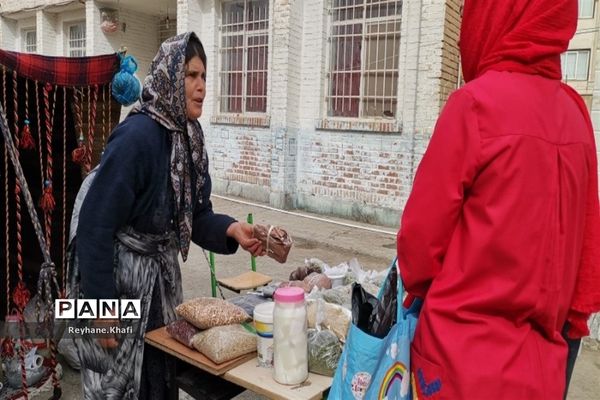 جشن نیکوکاری و درختکاری  در مدرسه مسلم صادقی شریف‌آباد پاکدشت