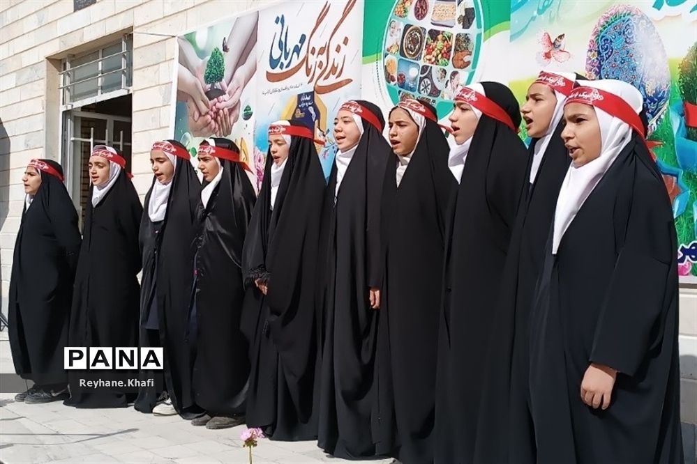 جشن نیکوکاری و درختکاری  در مدرسه مسلم صادقی شریف‌آباد پاکدشت