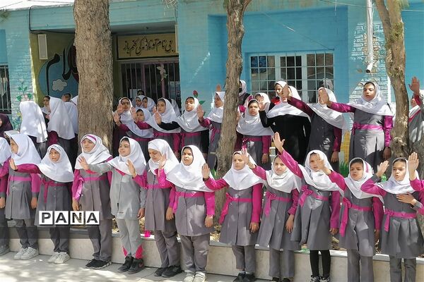 جشن میلاد منجی عالم بشریت مهدی موعود(عج) در مدرسه حضرت زینب شهرستان خاتم