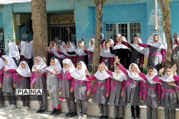 جشن میلاد منجی عالم بشریت مهدی موعود(عج) در مدرسه حضرت زینب شهرستان خاتم
