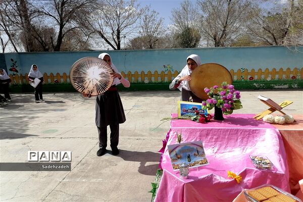 جشن میلاد منجی عالم بشریت مهدی موعود(عج) در مدرسه حضرت زینب شهرستان خاتم