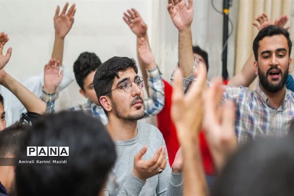 جشن خانگی هیات دانش‌آموزی انصارالمهدی ناحیه 3 به مناسبت میلاد امام زمان(عج)