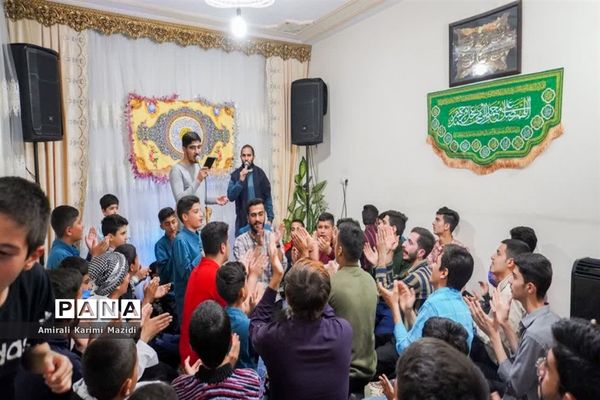 جشن خانگی هیات دانش‌آموزی انصارالمهدی ناحیه 3 به مناسبت میلاد امام زمان(عج)