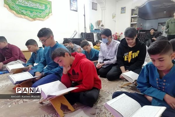 جشن خانگی هیات دانش‌آموزی انصارالمهدی ناحیه 3 به مناسبت میلاد امام زمان(عج)