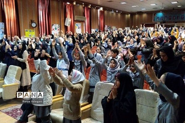 آیین تجلیل از برگزیدگان مسابقه «فرزندان انقلاب» در شهرستان قرچک