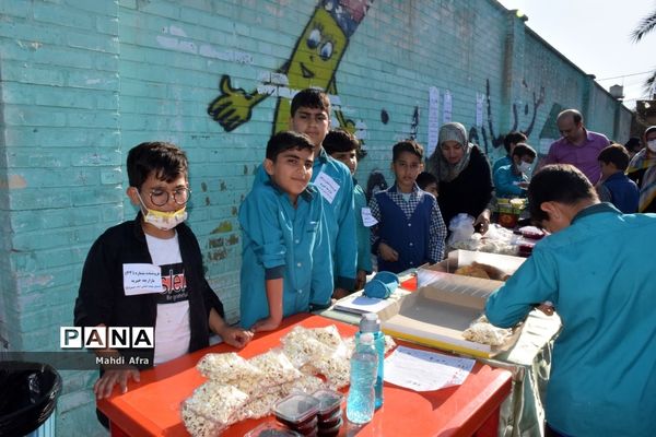 برگزاری بازارچه مهربانی کمک به کودکان کار در دبستان امام حسین(ع) شهرستان بهبهان