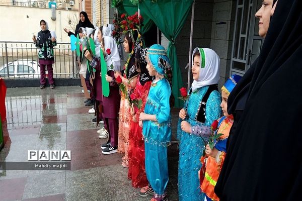 گرامیداشت هفته منابع طبیعی در دبستان زینب یک ملارد