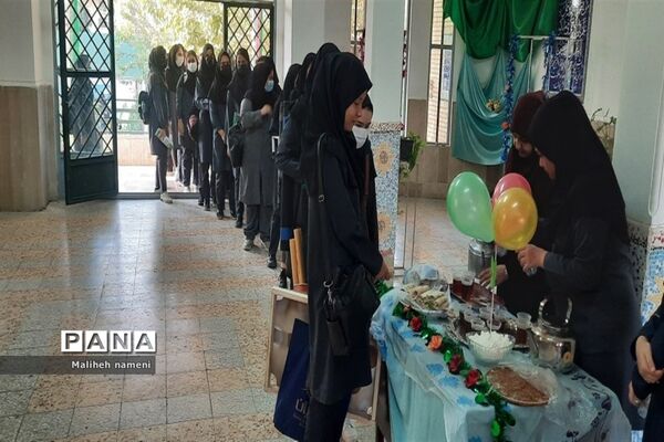 برپایی جشن نیمه شعبان در مدارس چهاردانگه