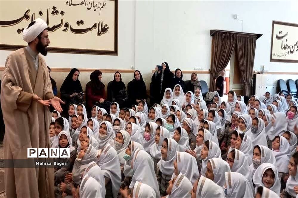 جشن اعیاد شعبانیه درآموزشگاه شاهدحضرت فاطمه زهرا(س) اسلامشهر