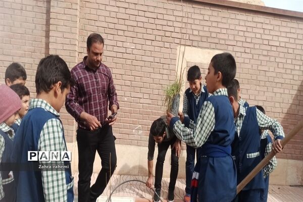مراسم روز درختکاری در مدرسه جلوه حق و شهدای برکت طغان بخش جوادآباد