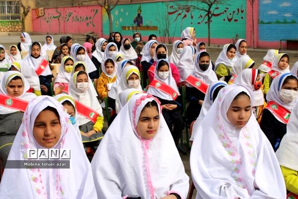 گرامیداشت روز درختکاری در ناحیه یک بهارستان