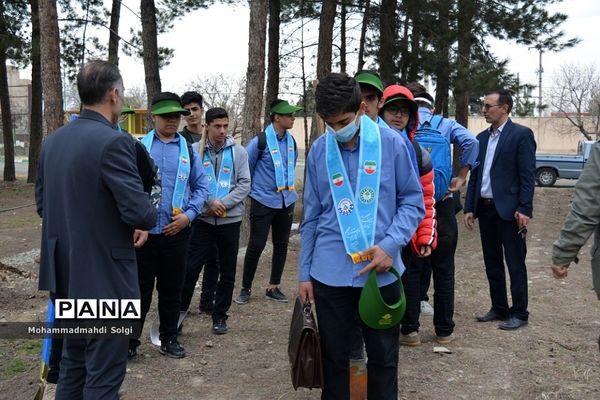 کاشت صد و پنجاه نهال به مناسبت آیین استانی گرامیداشت روز درختکاری در شهریار