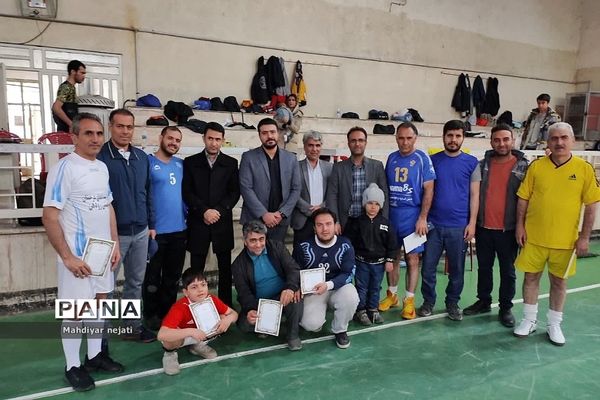 برگزاری جام «پدرپسری» فوتسال در دبیرستان استعدادهای درخشان شهید بهشتی رودهن