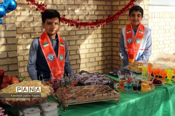 نواختن زنگ درختکاری در مدرسه گلستان شهرستان سمنان-2