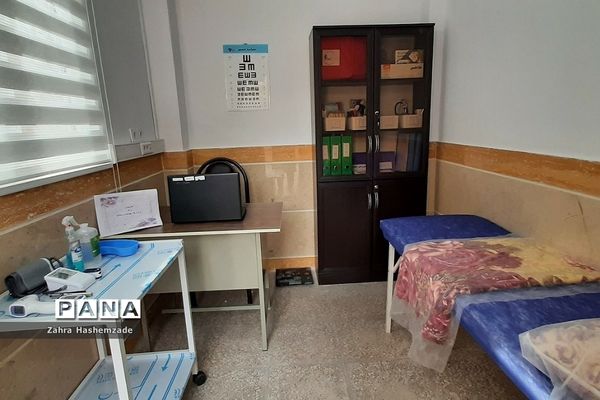 جشن نیمه شعبان و تقدیر از رتبه‌های برتر، در دبیرستان عفت آهنگری ناحیه یک ری