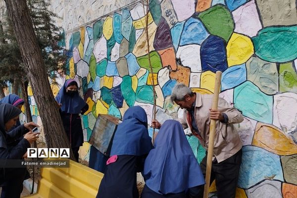 روز درختکاری در دبستان شهید سجادیان و امام رضا(ع) رودهن