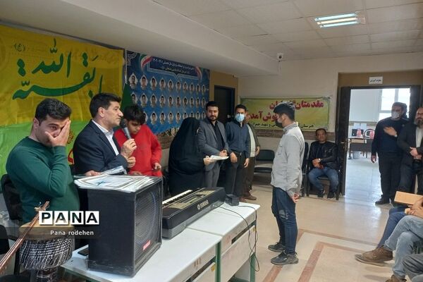 جشن نیمه شعبان و انتظار در هنرستان آیت‌الله هاشمی رفسنجانی رودهن